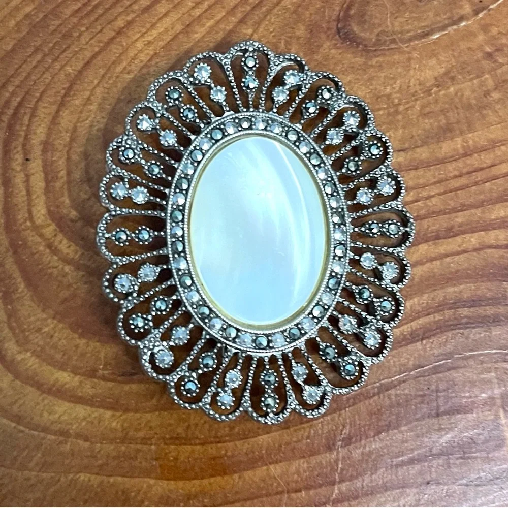 N/A oval mother